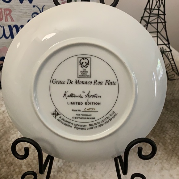 Franklin Mint Rose Plate .. 8” - Picture 2 of 3